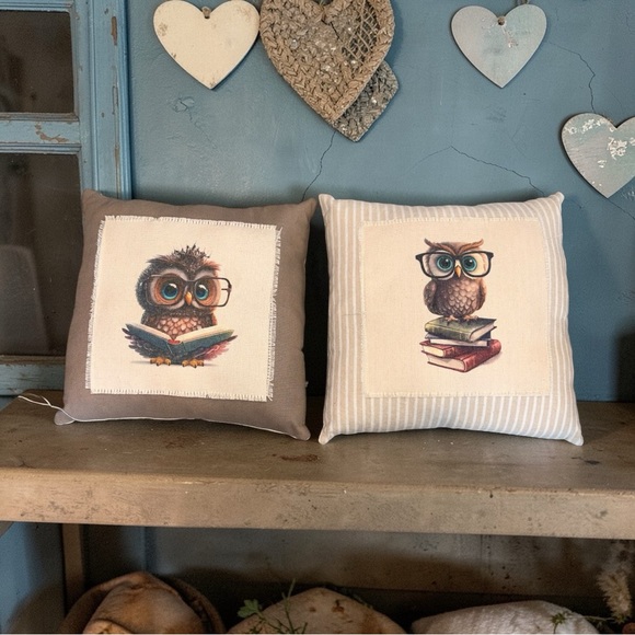 unknown Other - Set of 2 Throw Pillows Oscar & Ollie Owl W/ Glasses & Book 10in x 10in New